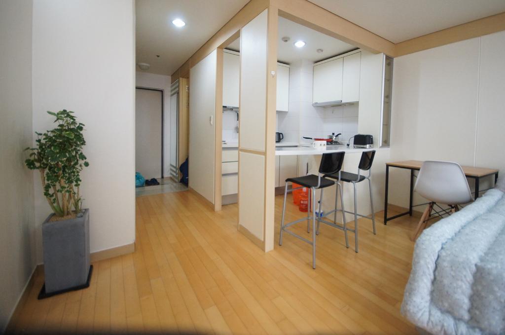 Enjoy Budget Apartment In Gangnam 2 Сеул Екстер'єр фото
